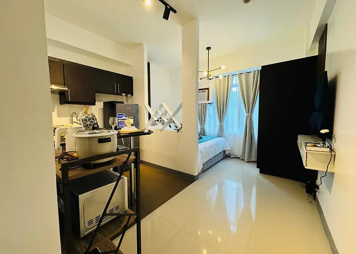 Your Perfect Retreat In Stamford! Enjoy Our Stylish, Fully Furnished Just Steps Away From The Vibrant Venice Mall