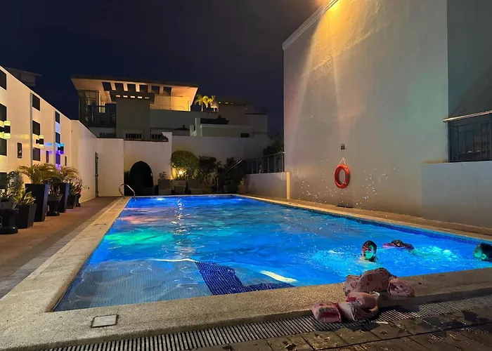 Your Perfect Retreat In Stamford! Enjoy Our Stylish, Fully Furnished Just Steps Away From The Vibrant Venice Mall Apartment Manila