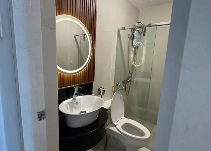 Your Perfect Retreat In Stamford! Enjoy Our Stylish, Fully Furnished Just Steps Away From The Vibrant Venice Mall Apartment