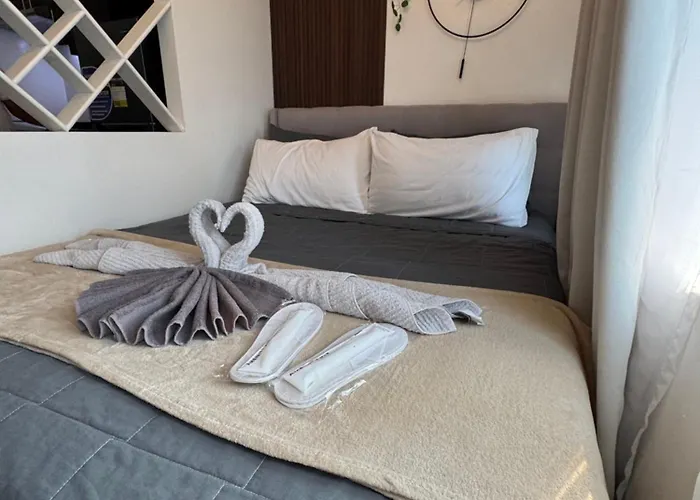 Apartment Your Perfect Retreat In Stamford! Enjoy Our Stylish, Fully Furnished Just Steps Away From The Vibrant Venice Mall *