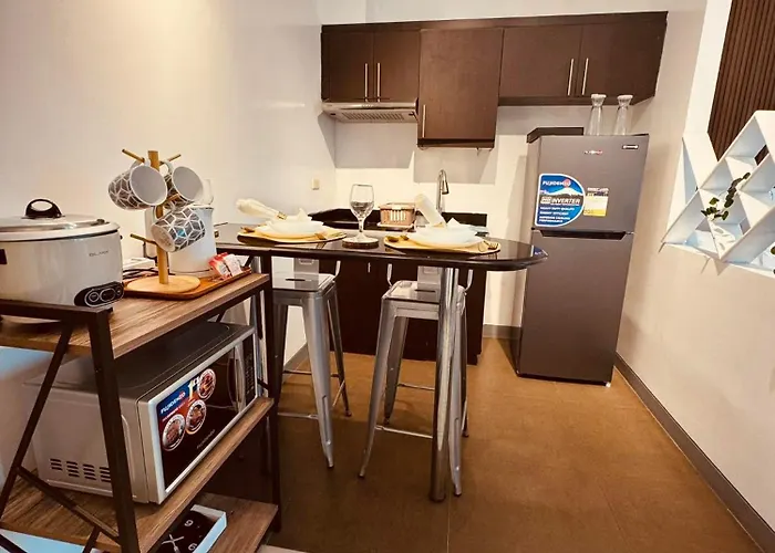 Your Perfect Retreat In Stamford! Enjoy Our Stylish, Fully Furnished Just Steps Away From The Vibrant Venice Mall Apartment *
